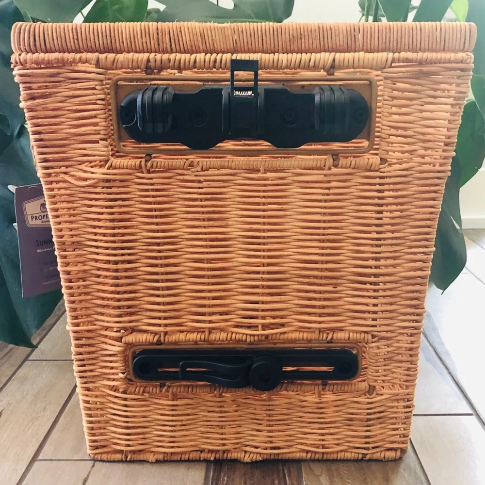 Wicker Bicycle Rear Basket, Proper Velo Quick Release Bike Pannier (Seconds)
